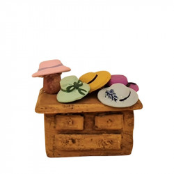 Santon meuble aux chapeaux 7cm